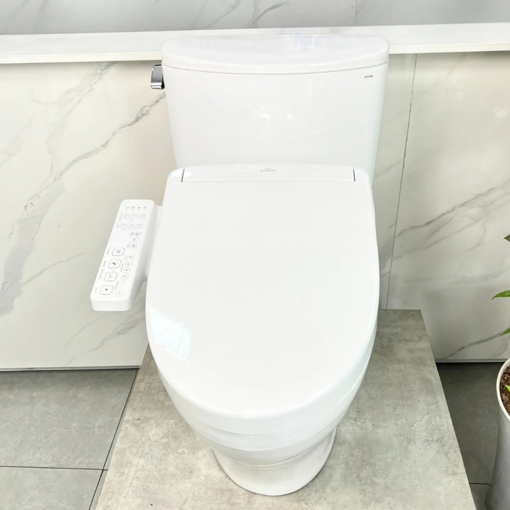 Bồn cầu nắp điện tử TOTO CS767RW24