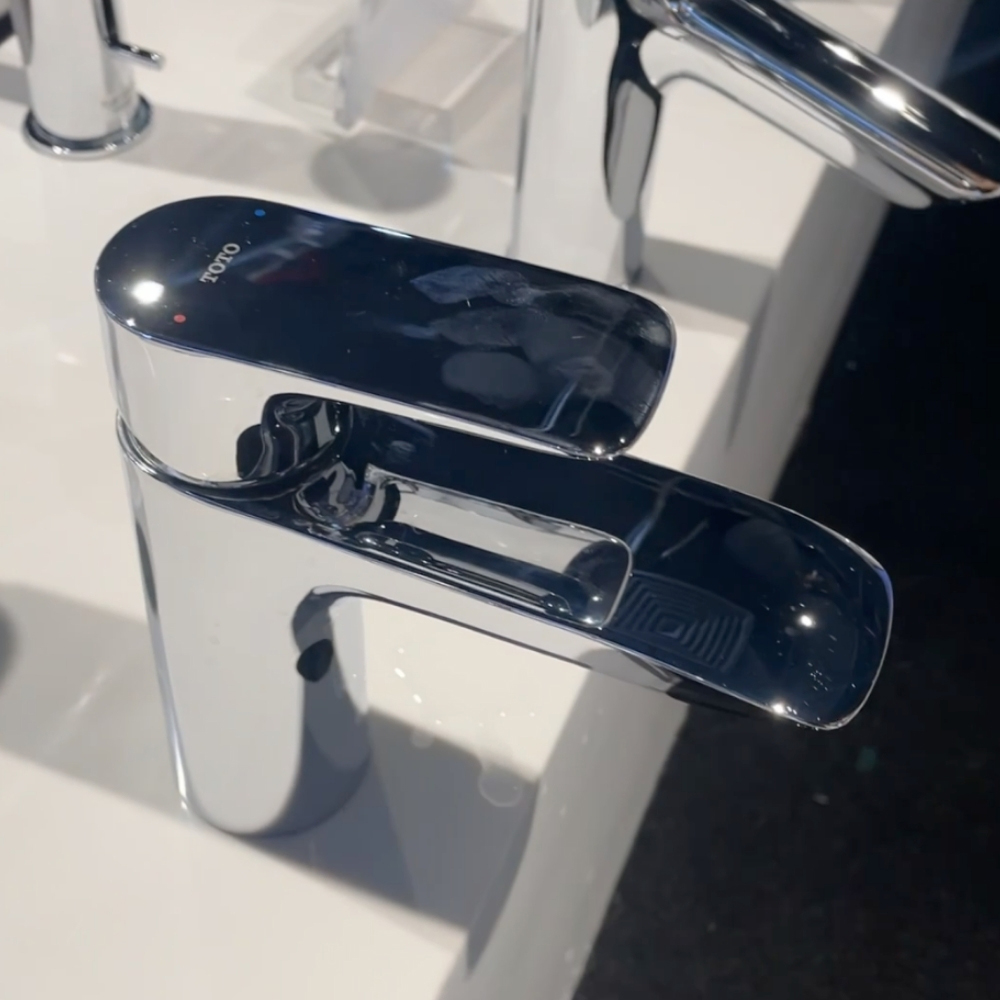 V&ograve;i lavabo n&oacute;ng lạnh TOTO TLG04301V
