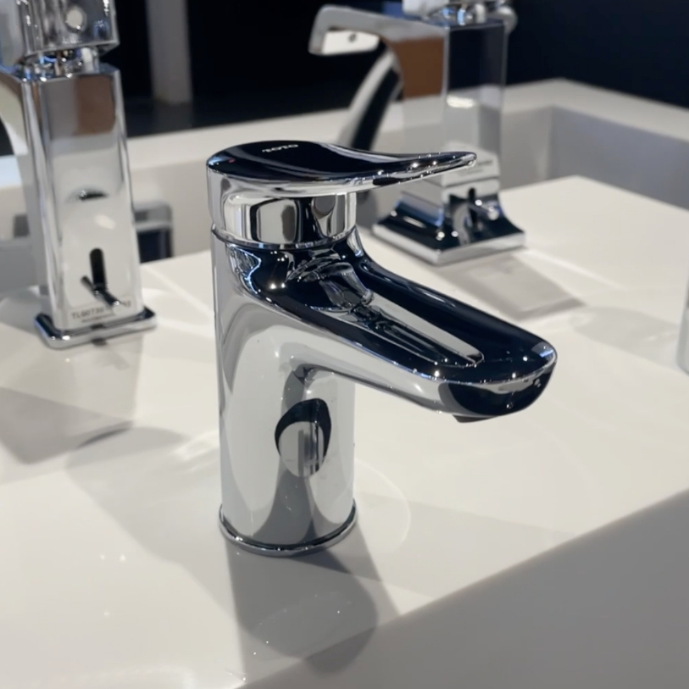 V&ograve;i lavabo n&oacute;ng lạnh TOTO TLS04301V