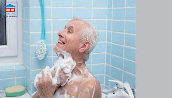 Bồn tắm dành cho người cao tuổi
