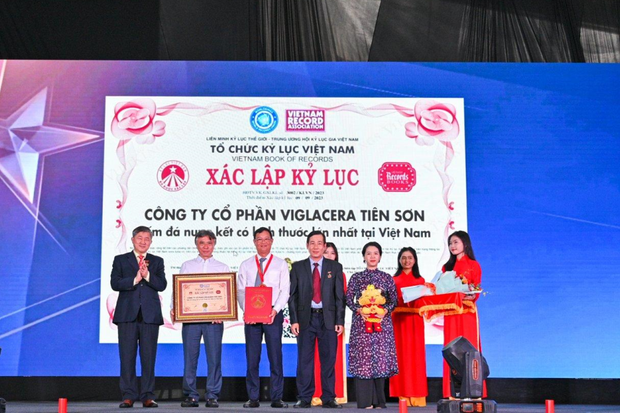 Vasta Stone xác nhận kỷ lục tấm đá lớn nhất Việt Nam