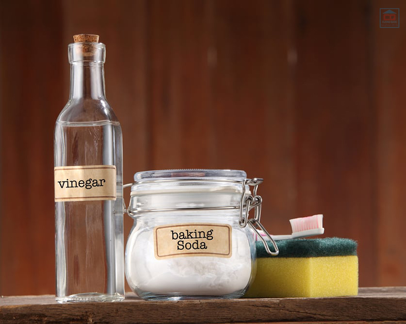 Vệ sinh chậu rửa bát bằng baking soda và giấm