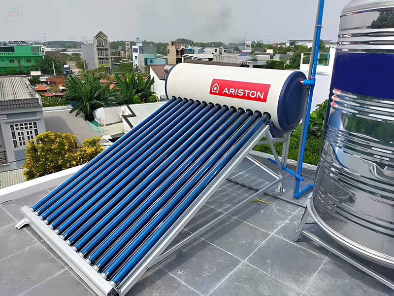 Máy nước nóng năng lượng mặt trời Ariston