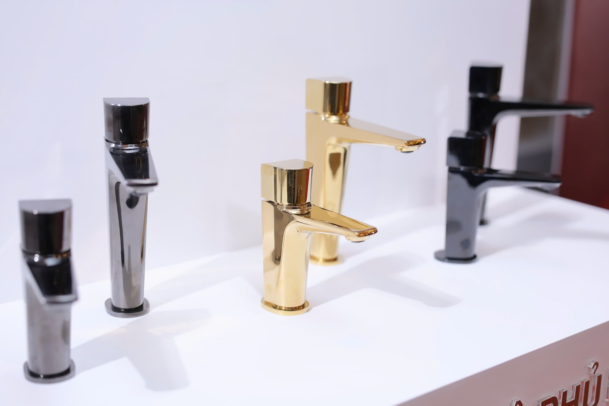 Viglacera Tiên Phong Ứng Dụng Công Nghệ Hiện Đại Vào Sản Xuất Sen Vòi