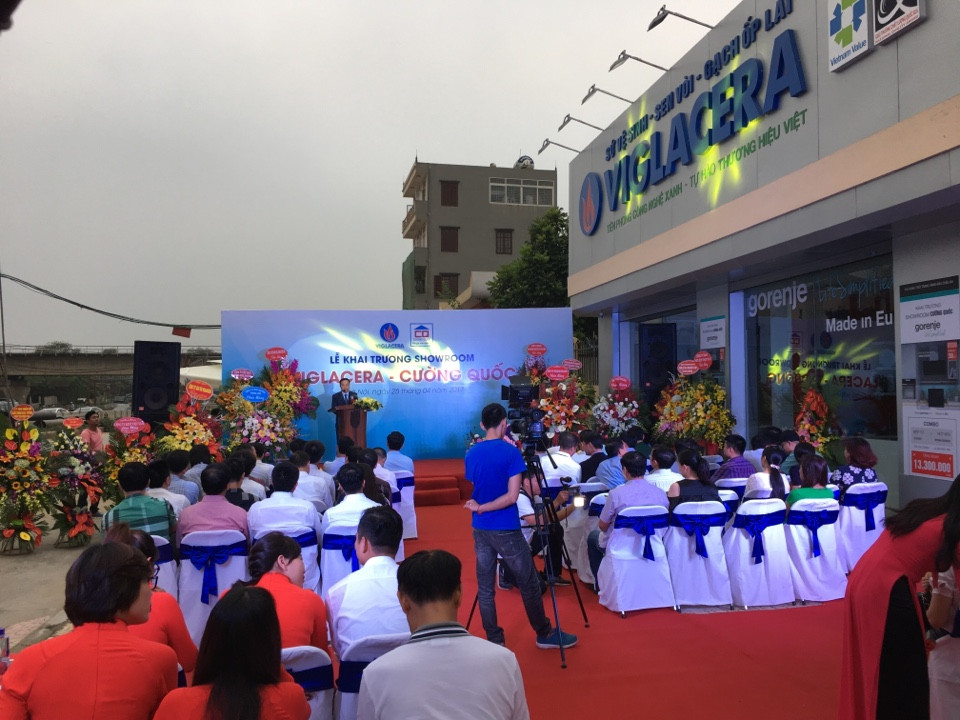 Ban L&atilde;nh đạo ph&aacute;t biểu