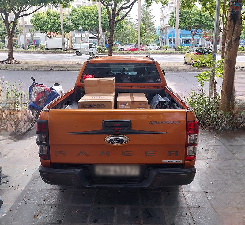 Công đoạn chuẩn bị đi trao giải thưởng cho khách
