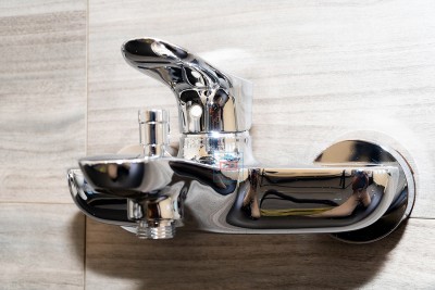 Vòi sen tắm gắn tường nóng lạnh TOTO TBG01302VA (TBG01302V)