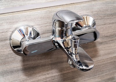 Sen tắm nóng lạnh TOTO TBS03302V/TBW01008A