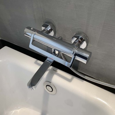 Sen tắm nhiệt độ TOTO TBV03429V/TBW01008A