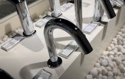 Vòi chậu cảm ứng TOTO TLE29002V (TLE29002A)