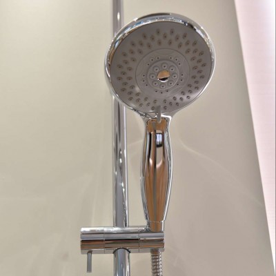 Sen tắm cây nhiệt độ Inax BFV-3415T – Trải nghiệm tắm an toàn, đẳng cấp cho mọi gia đình